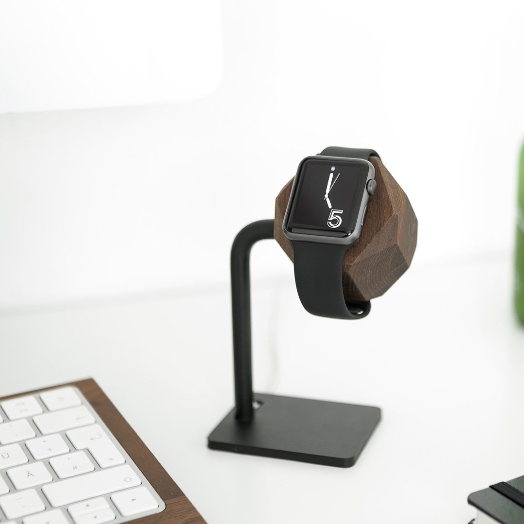 Деревянная док-станция Woodcessories Ecodock Watch Walnut Wood для Apple Watch