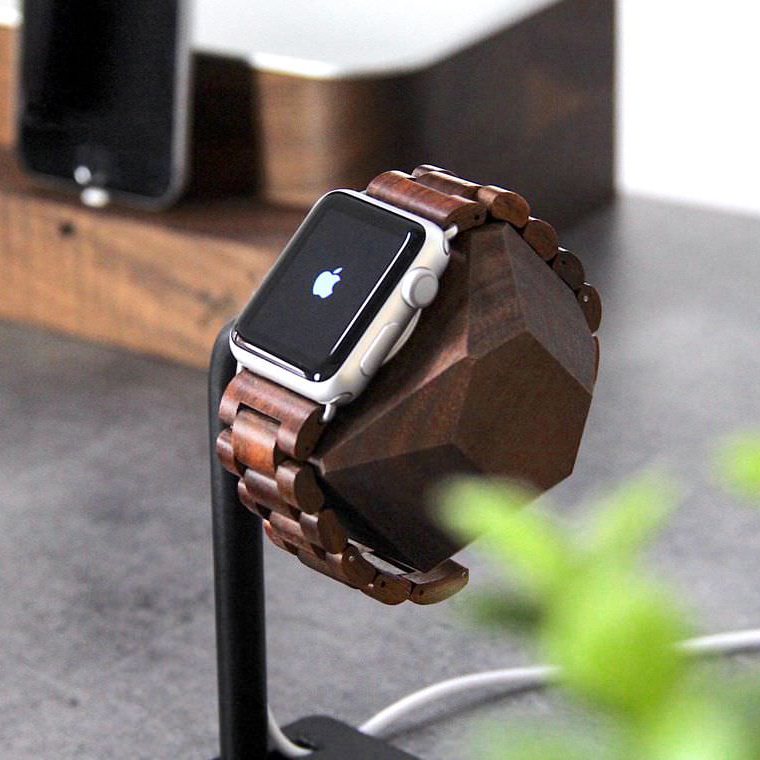 Деревянная док-станция Woodcessories Ecodock Watch Walnut Wood для Apple Watch