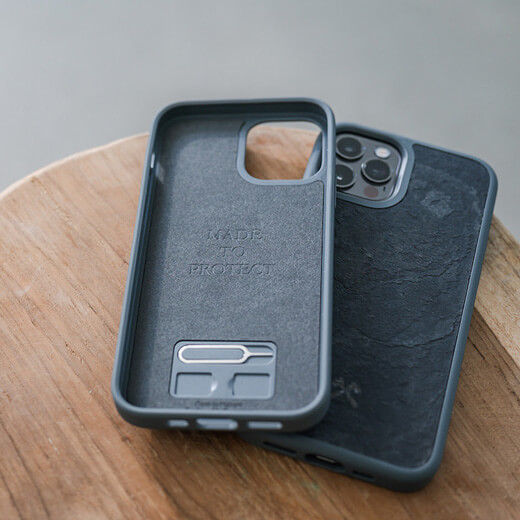 Еще больше функциональности с каменным чехлом Woodcessories Bumper Case Camo Grey MagSafe для iPhone 13