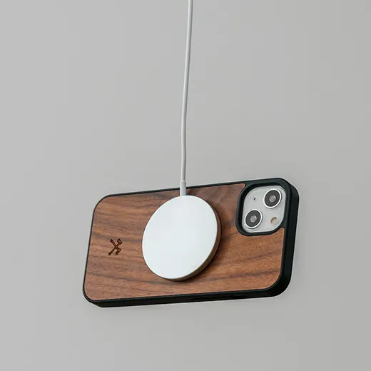 Дерев'яний чохол Woodcessories Bumper Case with MagSafe Walnut для iPhone 14 Plus