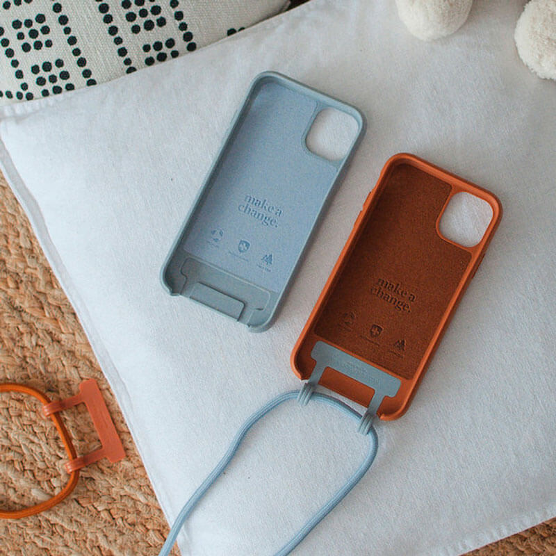Цена эко-чехла Woodcessories Crossbody Case Pastel Blue для iPhone 13 Pro