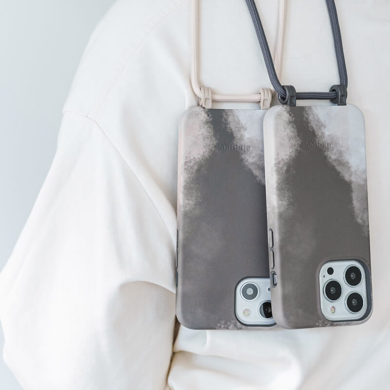 Органичный эко-чехол с ремешком Woodcessories Crossbody Change Case Batic Anthracite Grey для iPhone 13