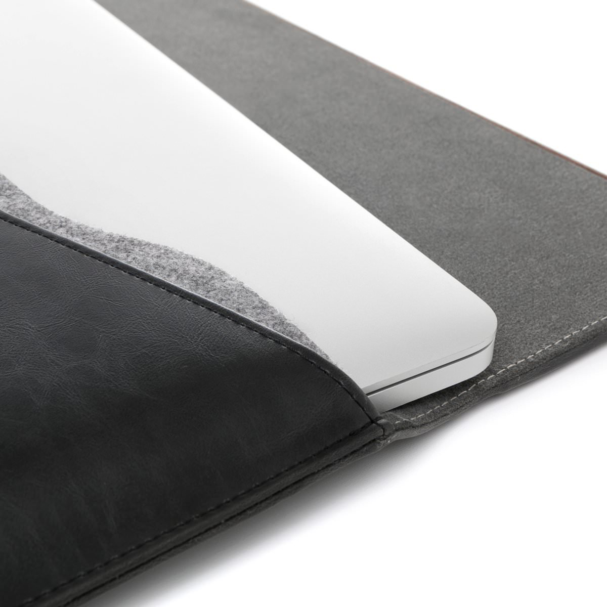 Кожаный чехол Woodcessories EcoPouch для MacBook Air 11"/13"/Pro 13"