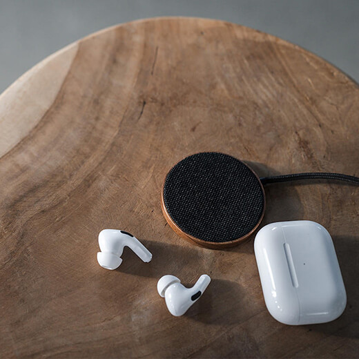 Беспроводная зарядка MagSafe Woodcessories MagPad для iPhone 12 | 12 Pro | 12 mini | 12 Pro Max