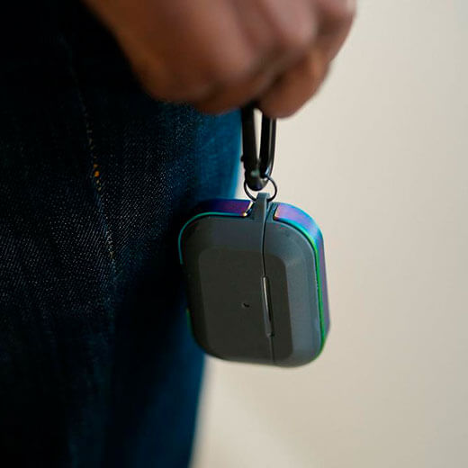 Купить противоударный чехол с карабином X-Doria Defense Trek Silver для AirPods 3