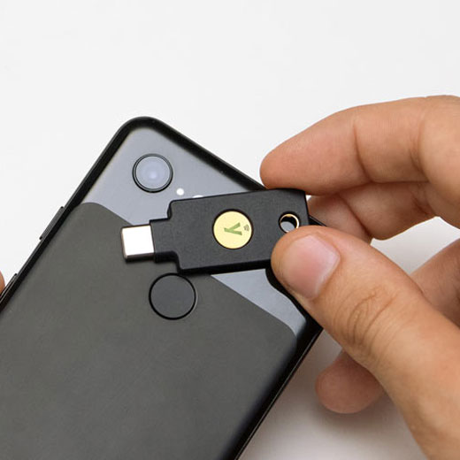 Купить электронный защитный FIDO ключ Yubico YubiKey 5C NFC