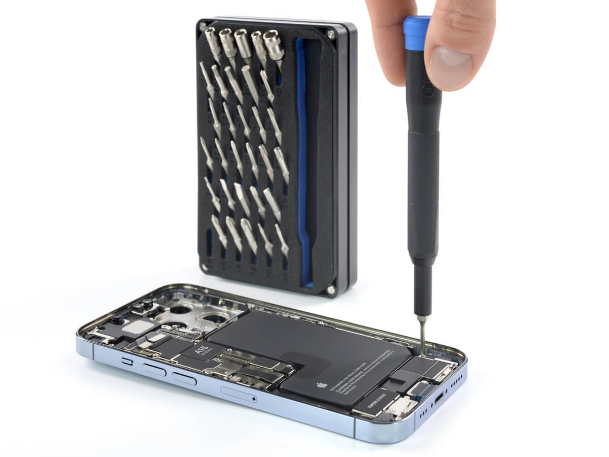 Замена аккумулятора iPhone 13 Pro