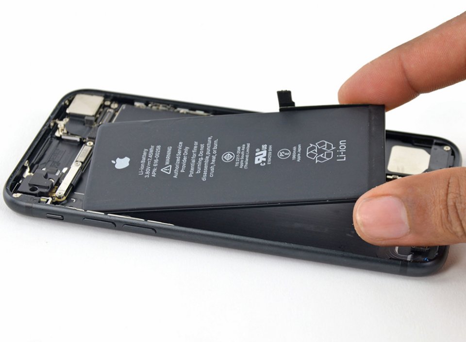 Замена аккумулятора iPhone 6
