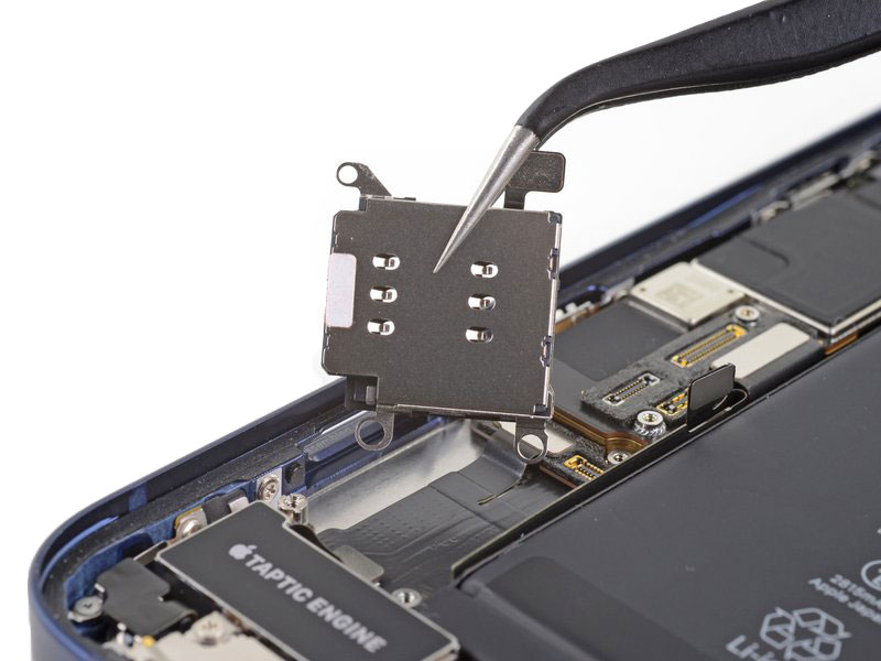 Замена лотка SIM-карты (механизма) iPhone 13