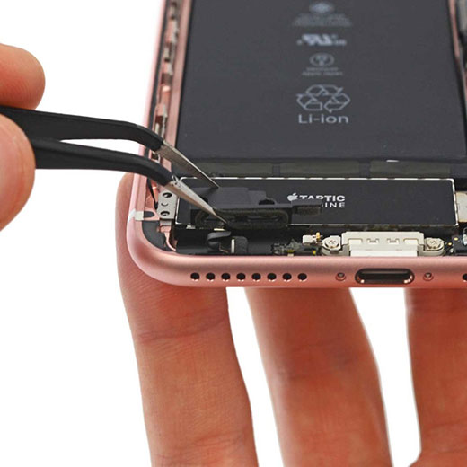Заміна поліфонічного (нижнього) динаміка iPhone 7