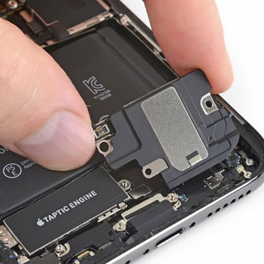 Заміна поліфонічного (нижнього) динаміка iPhone 7