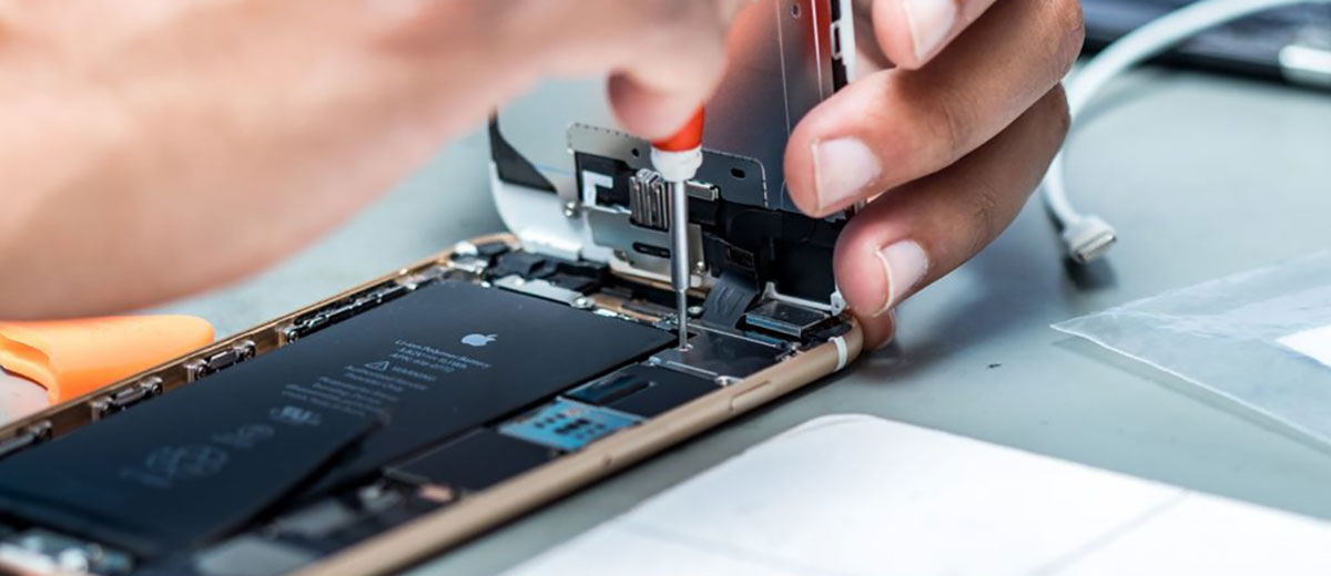 Заміна шлейфу кнопок гучності iPhone 11 Pro Max