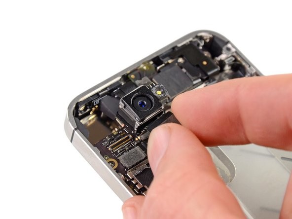 Замена задней камеры iPhone 5